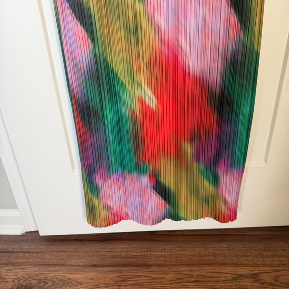 PrettyLittleThing Plus Size Multi-Color watercolor Maxi Dress Size 16 NWOT - Picture 5 of 9